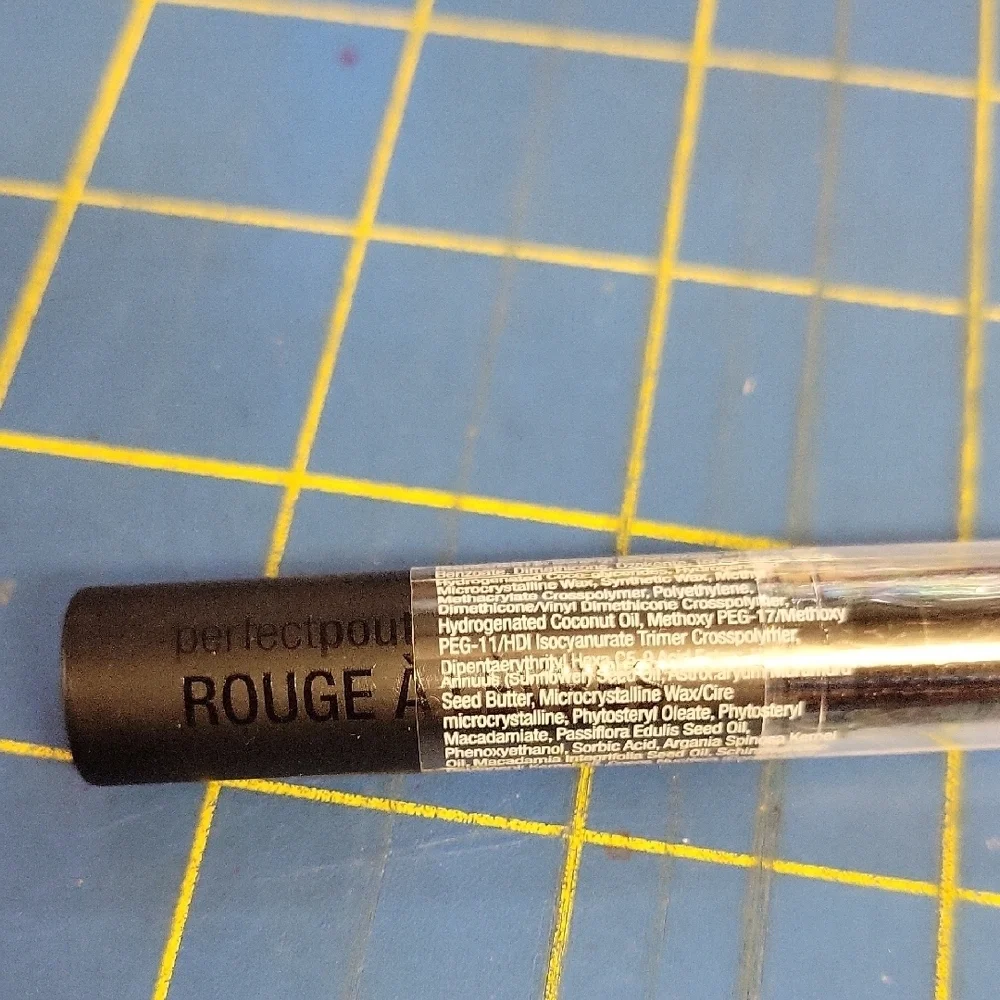 Wet & Wild Perfect Pout Rouge Lipstick 753B Ring Around The Rosy 2.1g New